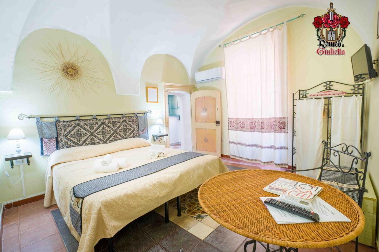 Romeo & Giulietta Rooms Bosa Εξωτερικό φωτογραφία